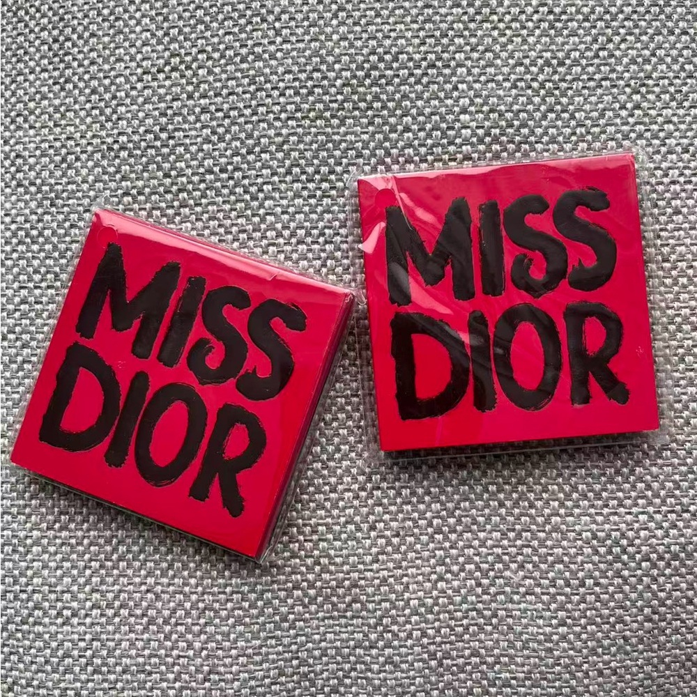 2/35$ Miss Dior Memo Pad